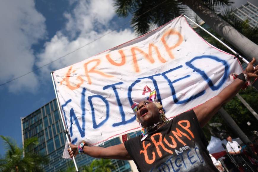 Juicio de Trump en Miami desata protestas: simpatizantes y opositores salen a las calles