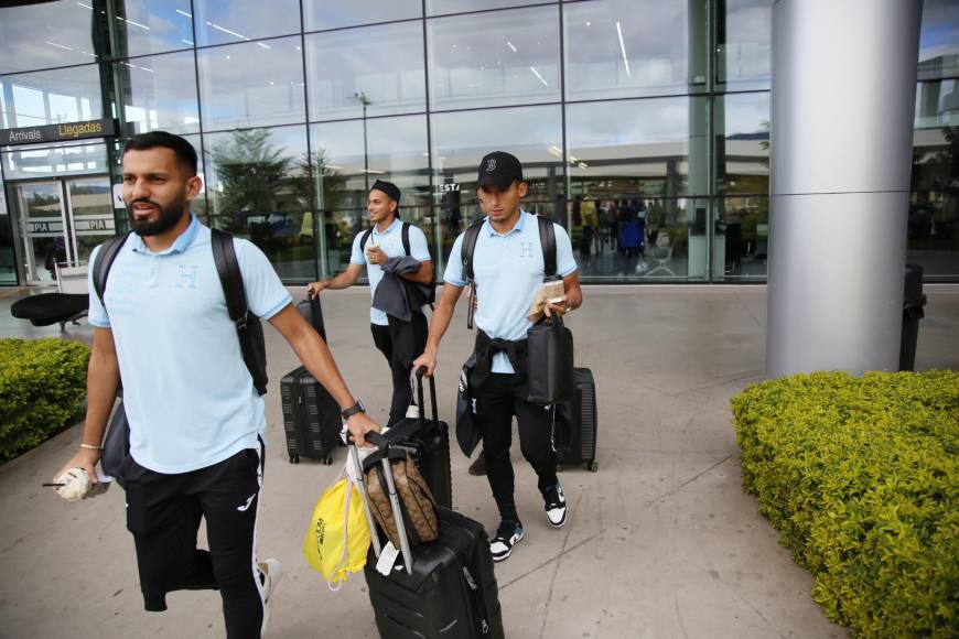 Llegan los seleccionados de Honduras tras la derrota con Islandia