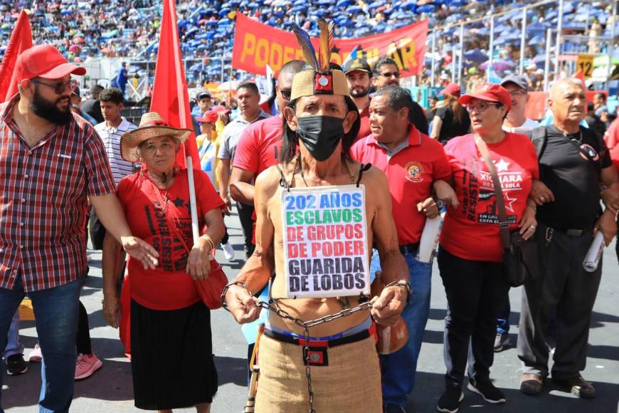 Varios detenidos durante disturbios en marcha de la resistencia dentro del Estadio Nacional