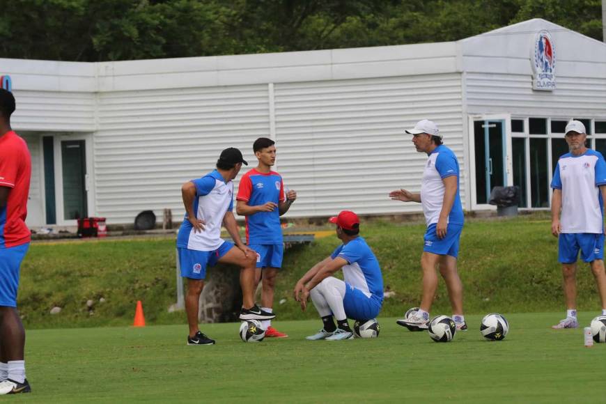 Olimpia estrena uniforme, confirman lesionado y legionario se queda entrenando