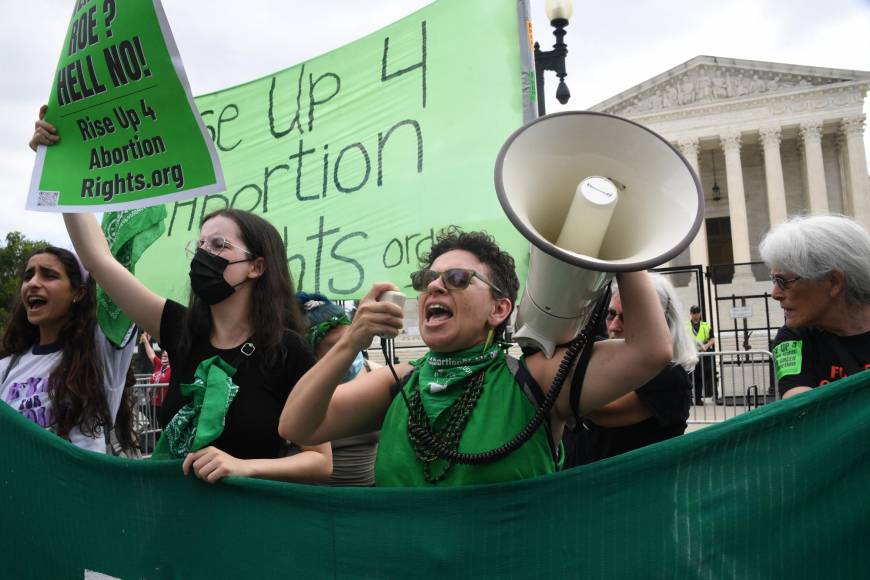 Lo que debes saber sobre el fallo histórico de eliminar el derecho constitucional al aborto en EE UU