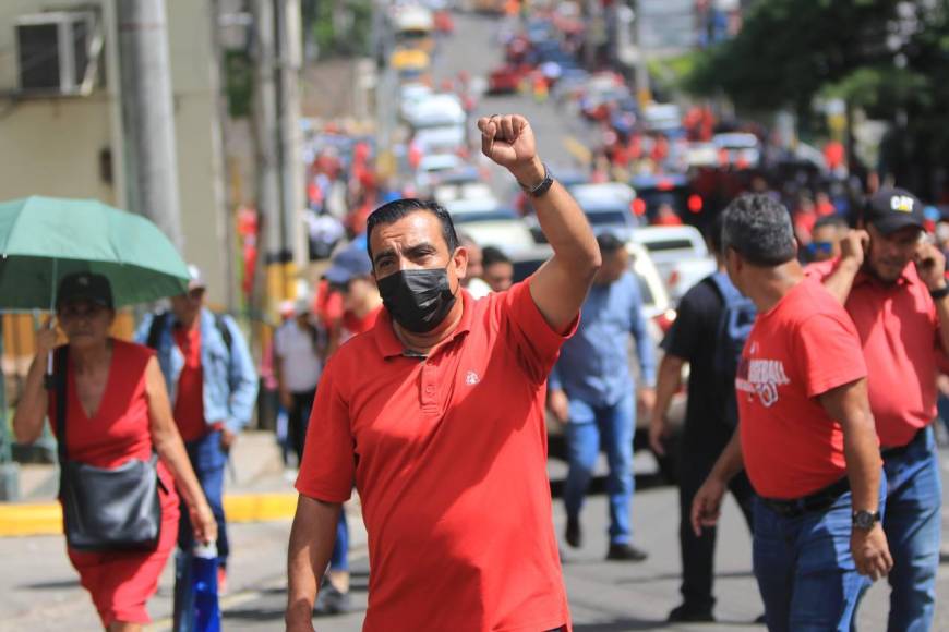 Marcha de Libre se estaciona afuera del Congreso Nacional