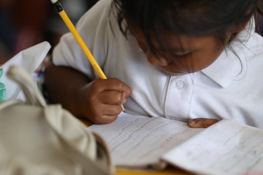 Así se educan los niños hondureños en escuelas de Nicaragua