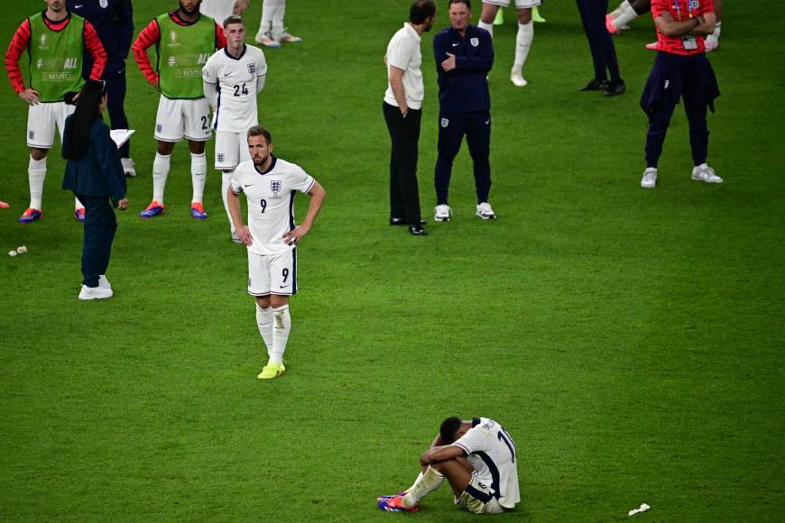 ¡Bellingham entre lágrimas! Las tristes imágenes de Inglaterra al perder otra final de Eurocopa