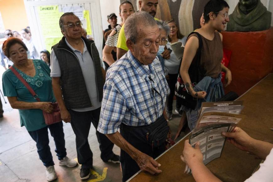 Elecciones en México se desarrollan “sin incidentes mayores”, dice el INE