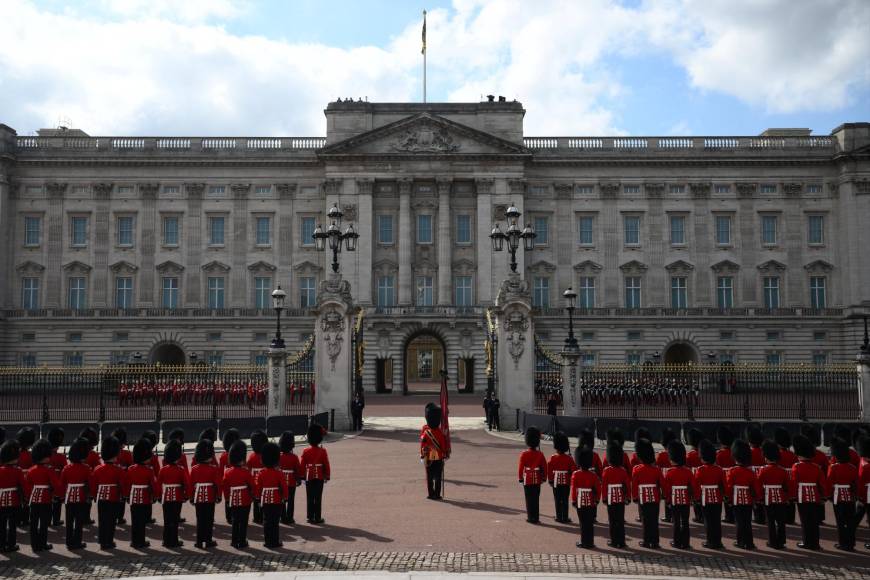 Londres inicia el multitudinario adiós para la reina Isabel II