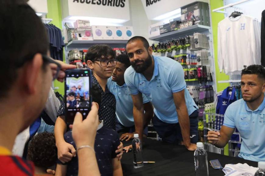 Seleccionados de Honduras se dejan querer por aficionados previo a juego ante Jamaica