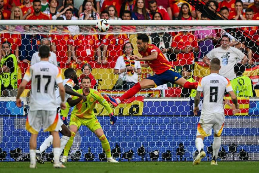 Kroos entre lágrimas, tristeza de Alemania y festejo de España por pase a semifinales de Eurocopa