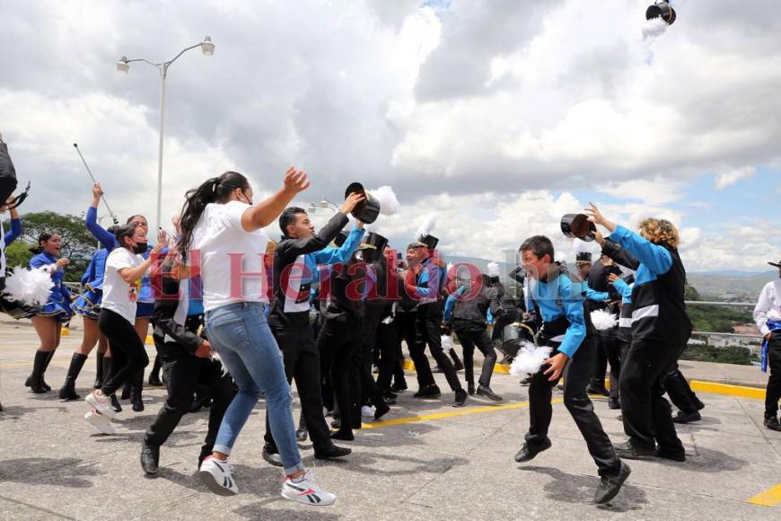 Así se realizó la guerra de bandas de la UTH (FOTOS)