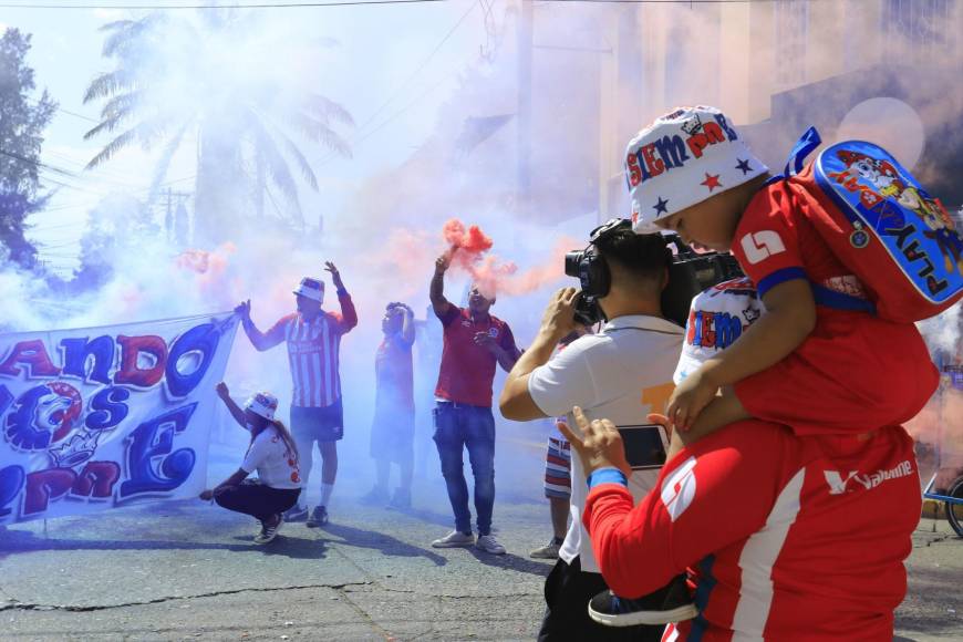 El Caribe y la Ultra Fiel: El mega carnaval que formó la barra de Olimpia en La Ceiba