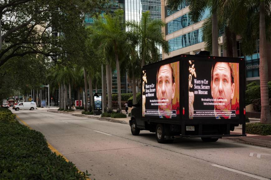 En medio de protestas Ron DeSantis lanza su candidatura presidencial