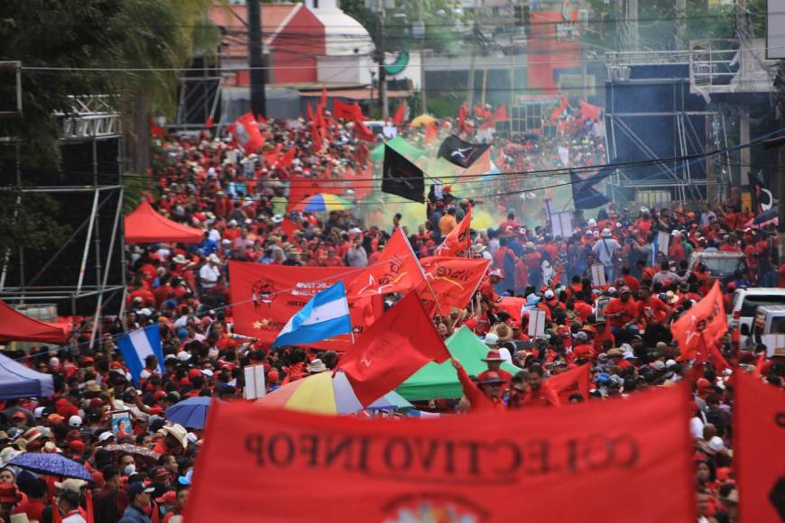 Marcha de Libre se estaciona afuera del Congreso Nacional