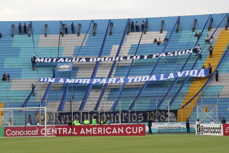 Auzmendi manda beso a su novia en las gradas y la fiesta de Motagua en el Nacional