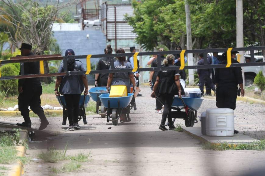 Angustia y dolor: Familiares desesperados exigen respuestas sobre la matanza en PNFAS