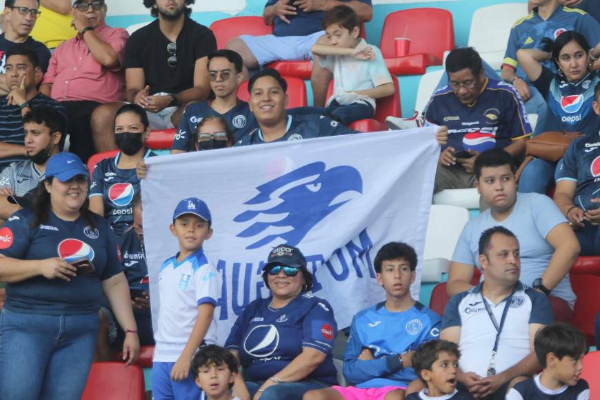 ¡Ambientazo en el Nacional! Motagüenses llenan el “Chelato” Uclés para ver el clásico