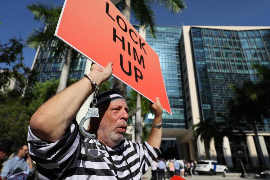 Juicio de Trump en Miami desata protestas: simpatizantes y opositores salen a las calles