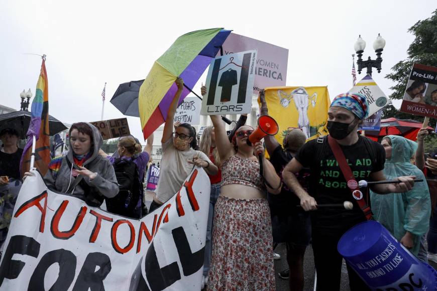 Lo que debes saber sobre el fallo histórico de eliminar el derecho constitucional al aborto en EE UU