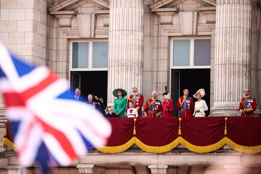 Las imágenes del desfile de Carlos III por su cumpleaños