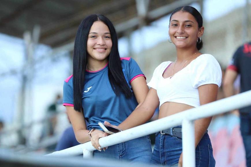 Afición y alegría, el ambiente en el duelo Olimpia vs. Vida