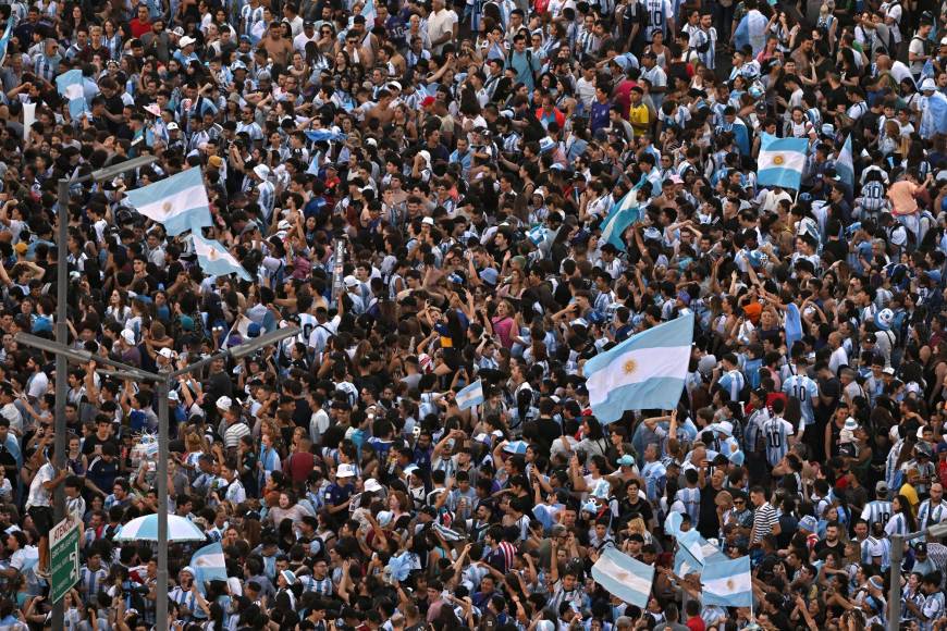 ¡Locura total! Las calles de Argentina son una verdadera fiesta tras clasificación de la selección a la final de Qatar