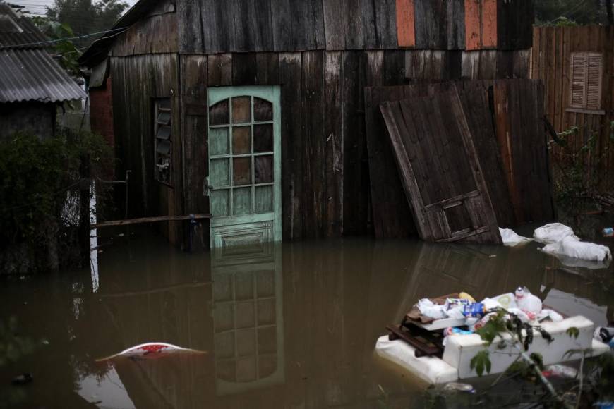 Suman 56 muertos en el sur de Brasil por desastre climático