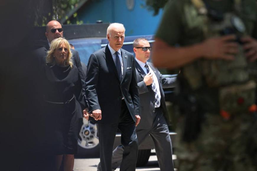 Así fue el recorrido de Joe Biden por Uvalde, la ciudad de la masacre escolar