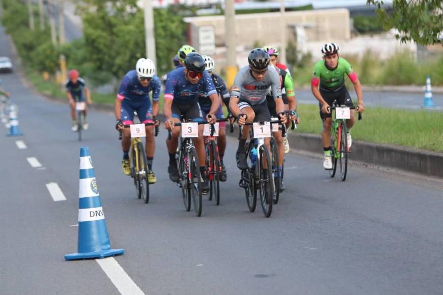 Así arrancó la undécima Vuelta Ciclística de El Heraldo