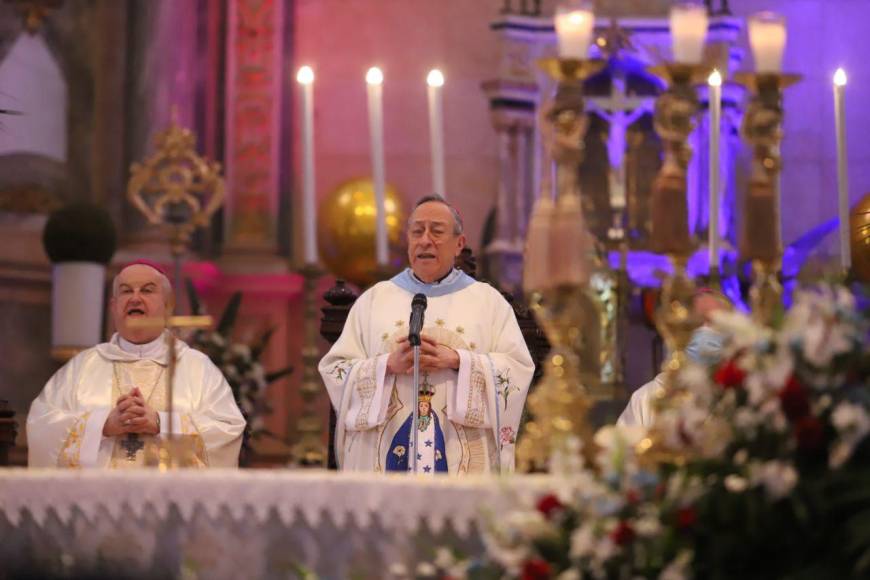 Ofrendas y promesas: imágenes de la eucaristía por el 276 aniversario del hallazgo de la Virgen de Suyapa