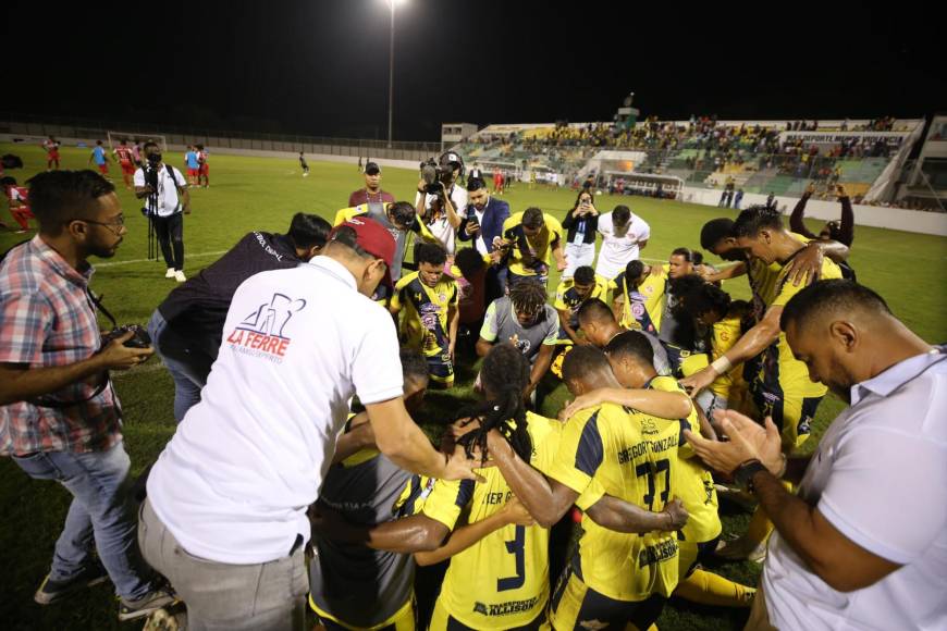 ¡Alegría y lágrimas! El festejo del Génesis luego de avanzar a semifinales