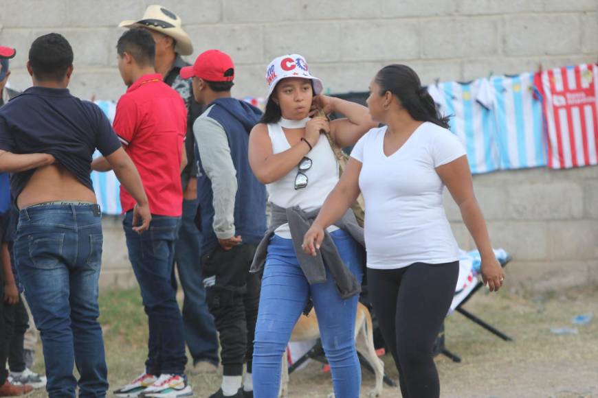 Las bellas aficionadas que llegaron al estadio Carlos Miranda para disfrutar del Olimpia vs Marathón