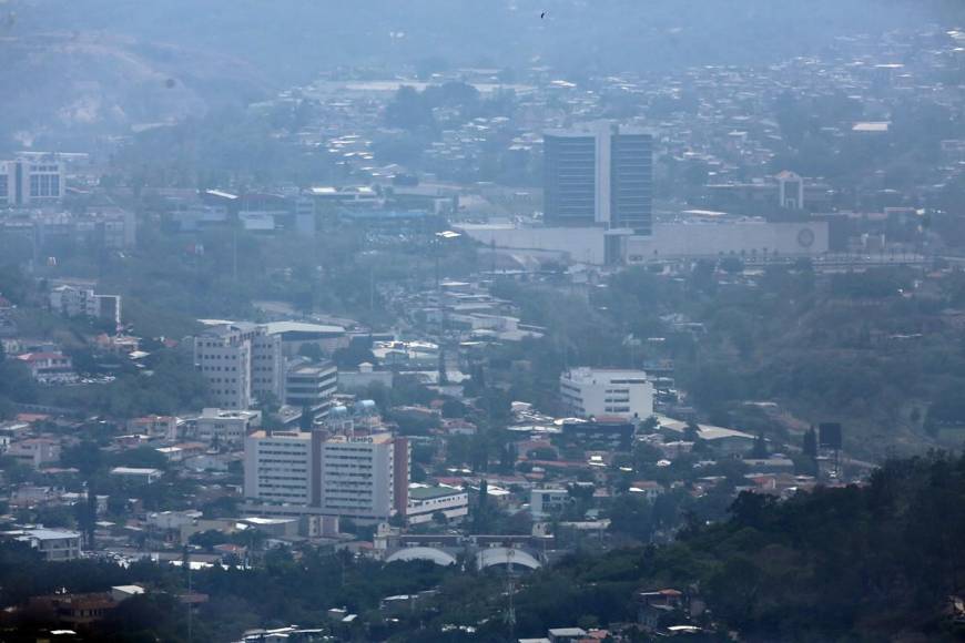 Así luce Tegucigalpa este sábado por la capa de humo