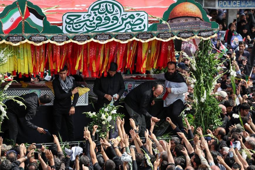 Gritos de venganza en el funeral del líder de Hamás, Irán y sus aliados preparan su respuesta