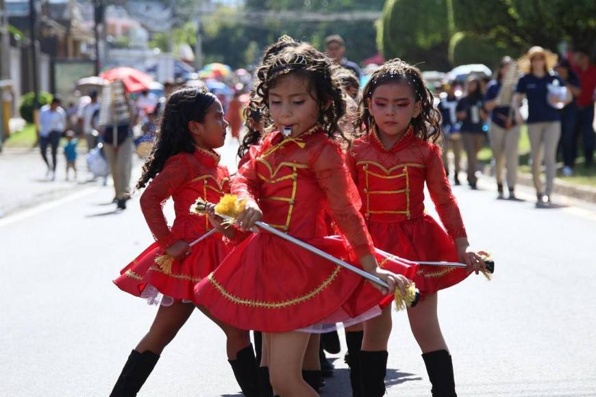 Bulevar Morazán brilla con desfile de prebásica en inicio de Independencia Patria