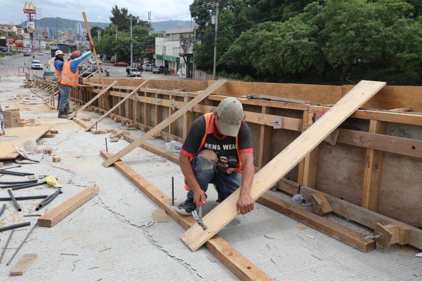 ¿Cómo avanza la construcción del puente elevado de la colonia Kennedy?