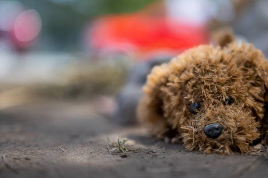 “Nunca podrías pedirle a un niño que regrese”: Alcalde de Uvalde demolerá escuela donde ocurrió masacre