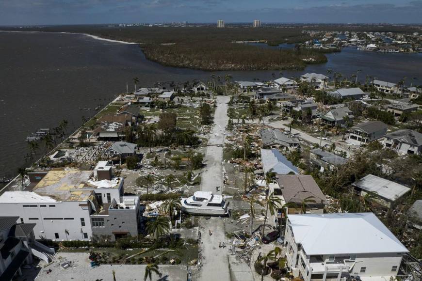 Imágenes aéreas muestran la devastación que dejó Ian en Florida