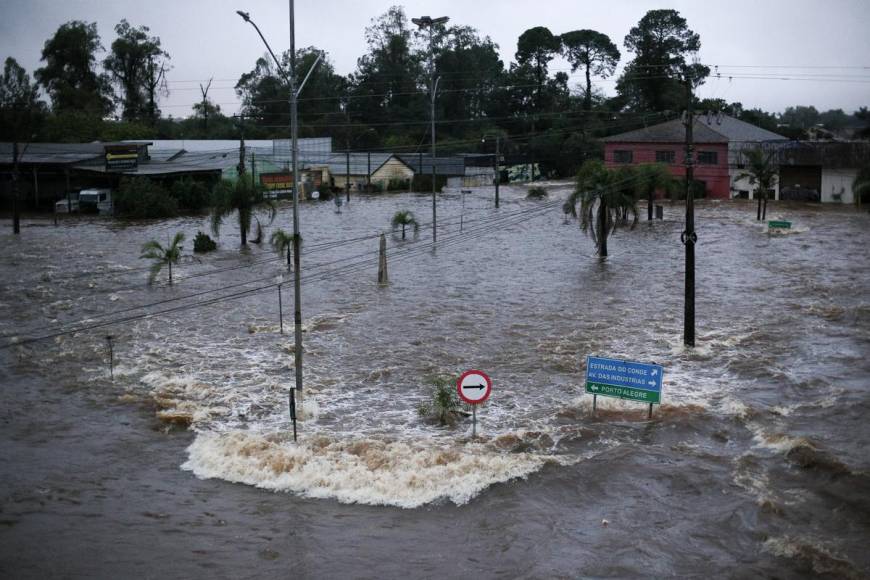 Suman 56 muertos en el sur de Brasil por desastre climático