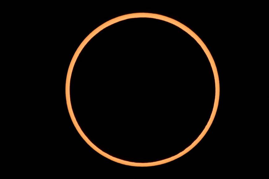 Se vio como un “anillo de fuego”: Así fue el eclipse solar de este sábado