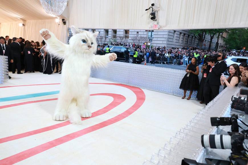 ”¿Quién es este?”: Jared Leto se robó las miradas en la Met Gala