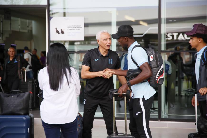 Llegan los seleccionados de Honduras tras la derrota con Islandia