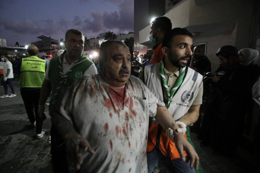 Cientos de muertos deja bombardeo a hospital de Gaza