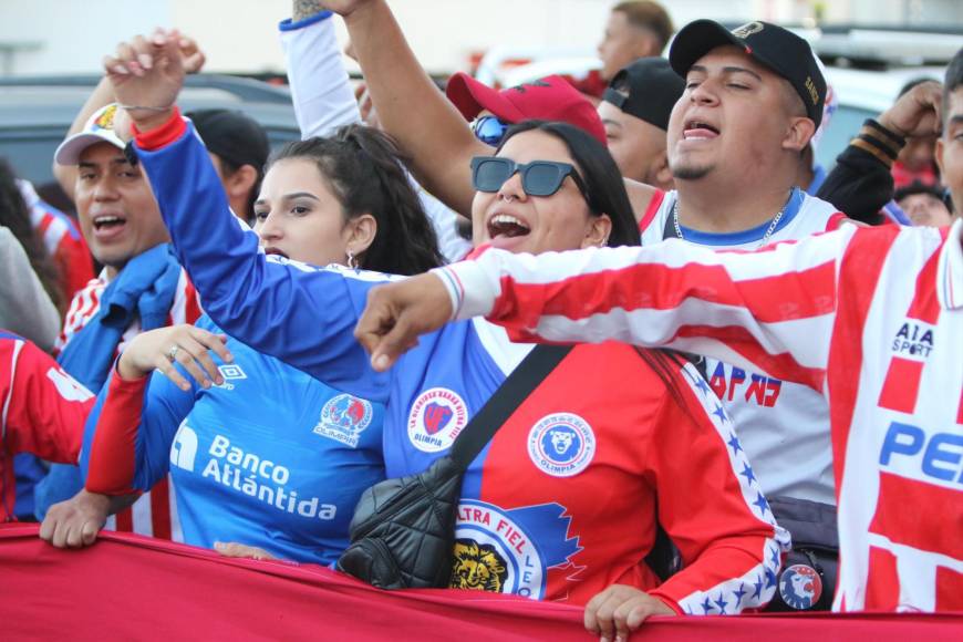 La espectacular llegada de la Ultra Fiel para la Gran Final