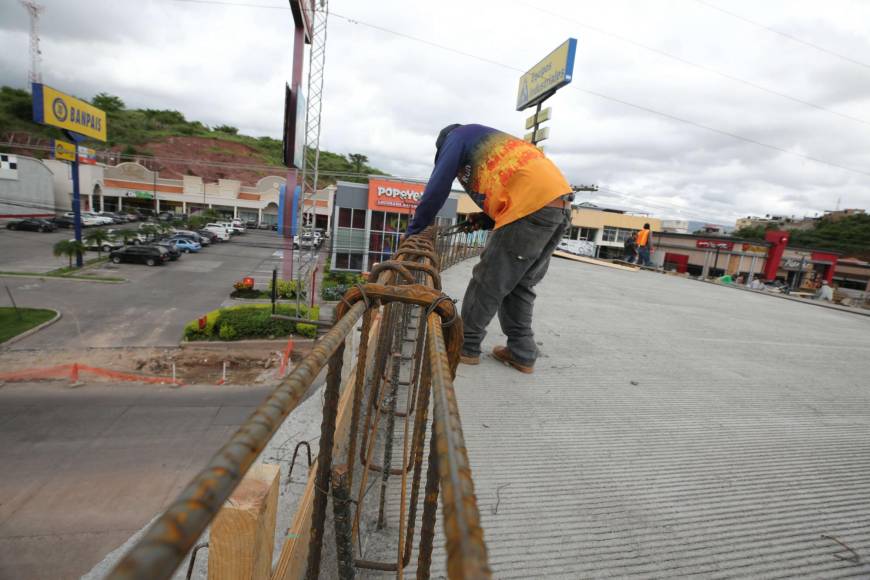 ¿Cómo avanza la construcción del puente elevado de la colonia Kennedy?