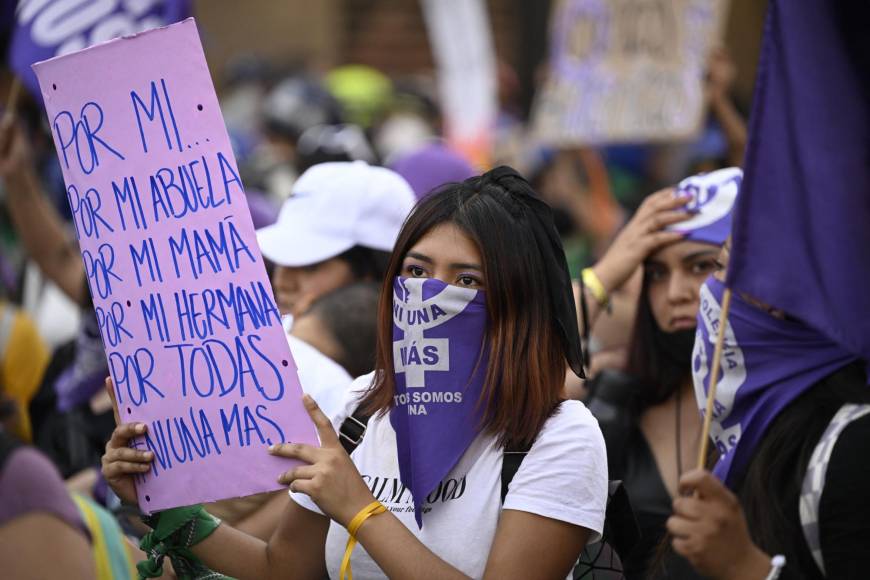 Día Internacional de la Mujer: inmensas movilizaciones se registran en el mundo