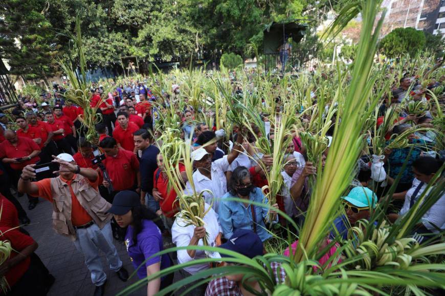 Con mucho fervor, capitalinos celebran el Domingo de Ramos