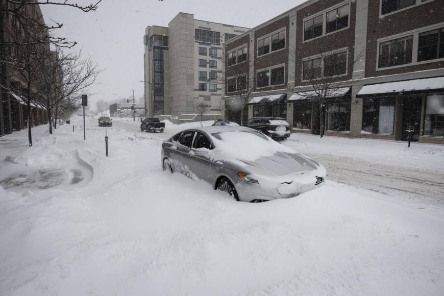 Nieve afecta norte de EUA por ingreso de aire ártico considerado peligroso