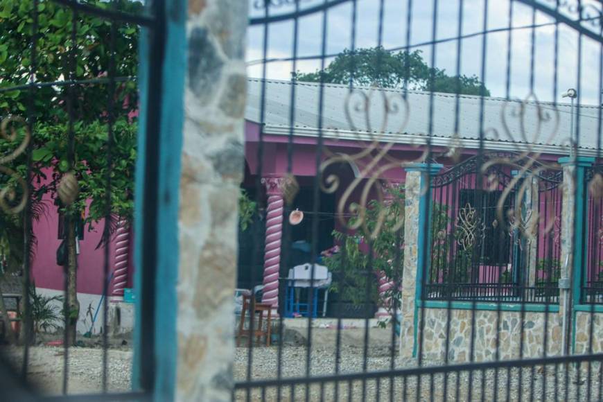 De dos pisos y con un amplio jardín, así es la vivienda de “El Patrón” en San Marcos