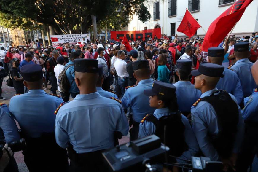 Militantes de Libre exigen al Congreso Nacional elección de la Corte Suprema de Justicia