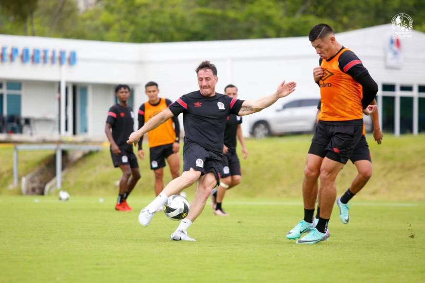 Pedro Troglio y sus fichajes extranjeros desde su llegada a Olimpia ¿Cuál es el mejor?