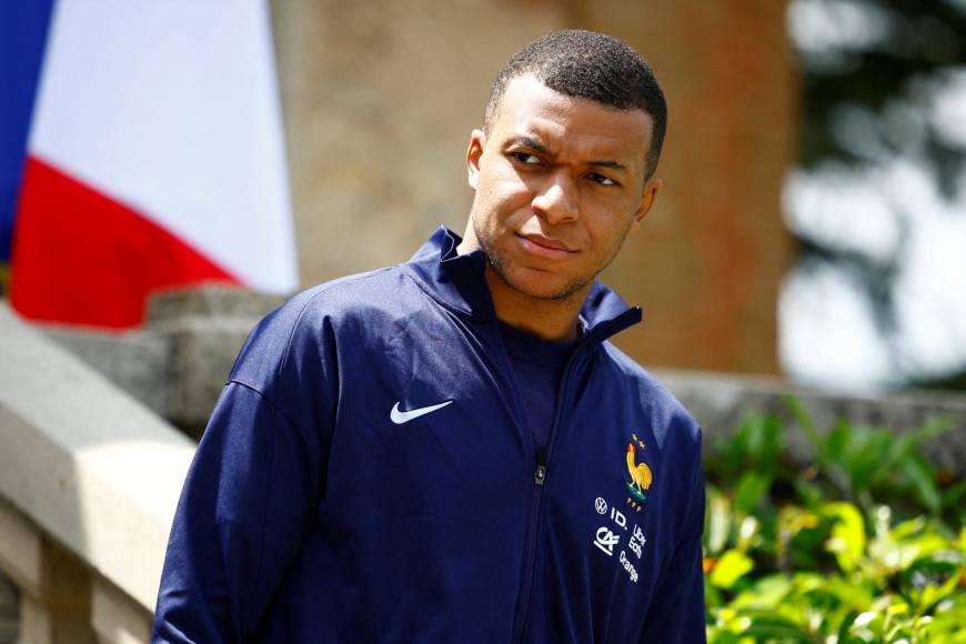 Raphinha también le tira a Mbappé: “Perdió Mundial contra equipo de América del Sur”